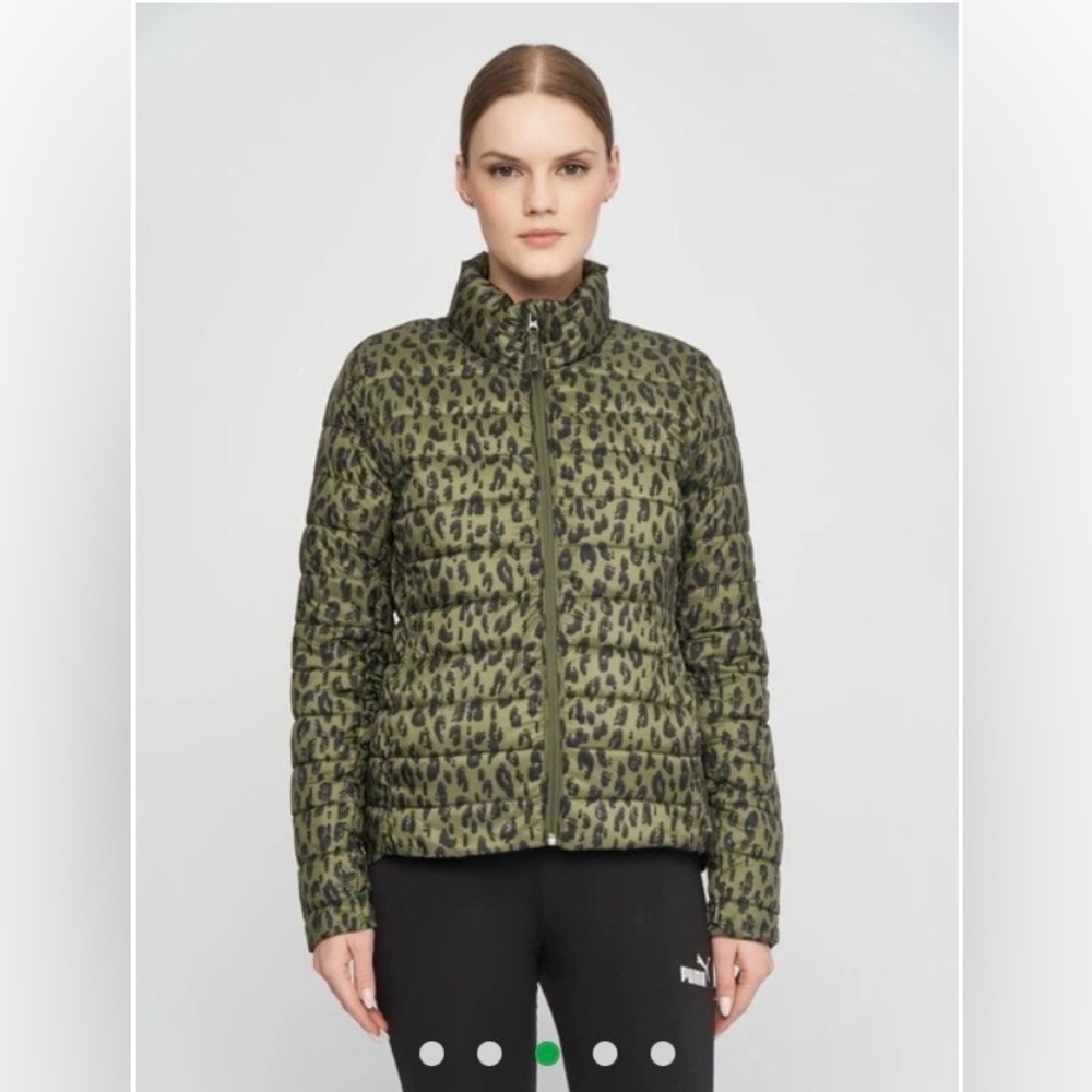 Old Navy Go-H20 Water-Resistant Puffer Jacket-Green Animal Print-Size Large NWT